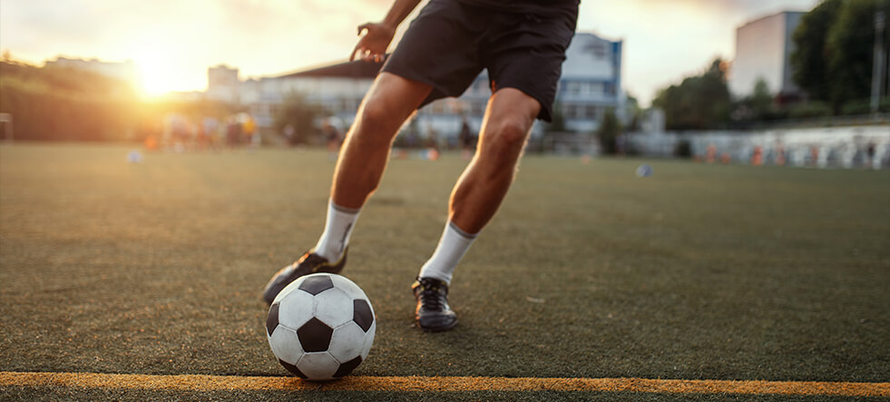 Fußballerische Kämpfe - was unterstützt die Erholung von Muskeln und Körper nach dem Training?